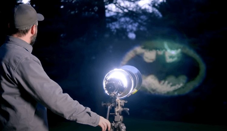 MS18 flashlight to make bat signal - IMALENT®