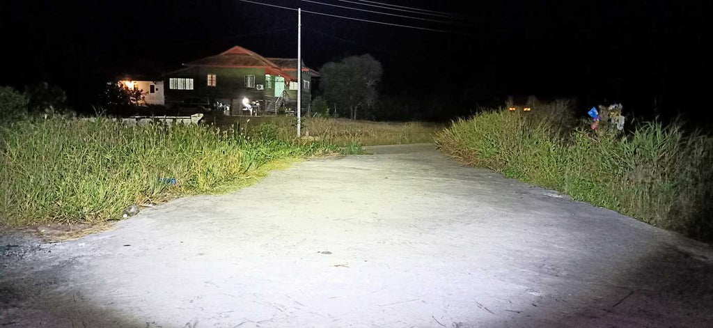 Carrying DM70 to walk at night - IMALENT®