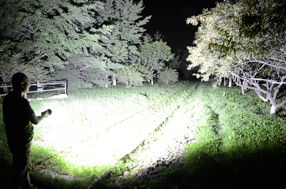 shock the Night - MR90 Flashlight - IMALENT®