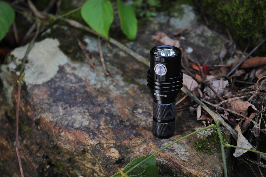 Tactical VS Regular Flashlights: What’s The Difference? - IMALENT®