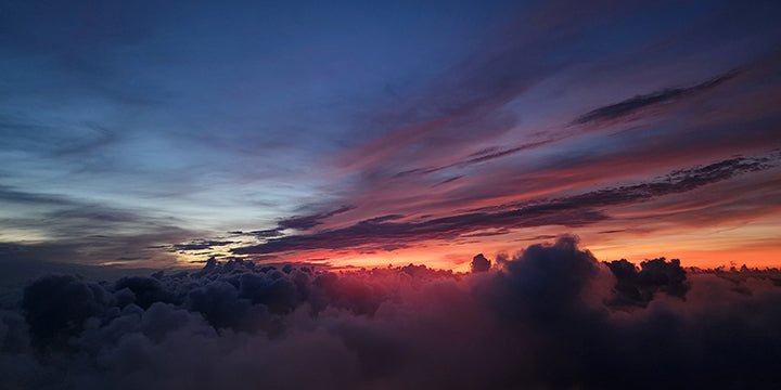 Take the Brightest EDC Flashlight for Mountain Climbing - IMALENT®