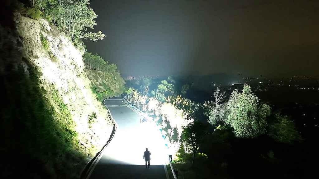 Brightest Flashlight IMALENT MS32 outdoors show - IMALENT®